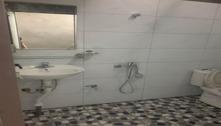 Cho thuê kho tại Đại Áng,  Thanh Trif, 100m x 1 tầng, MT 4m, điện 3 pha, ô tô tải đỗ cửa, giá 6,5tr / tháng